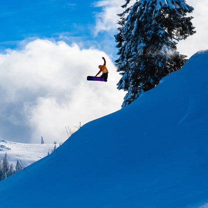 Unsere Auswahl an Skiern umfasst eine Vielzahl von Optionen, die für Anfänger bis hin zu erfahrenen Profis geeignet sind. Entdecken Sie Alpinski, Freerideski, Tourenski und vieles mehr.